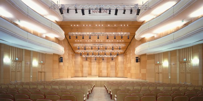 Teatro Manzoni, Bologna